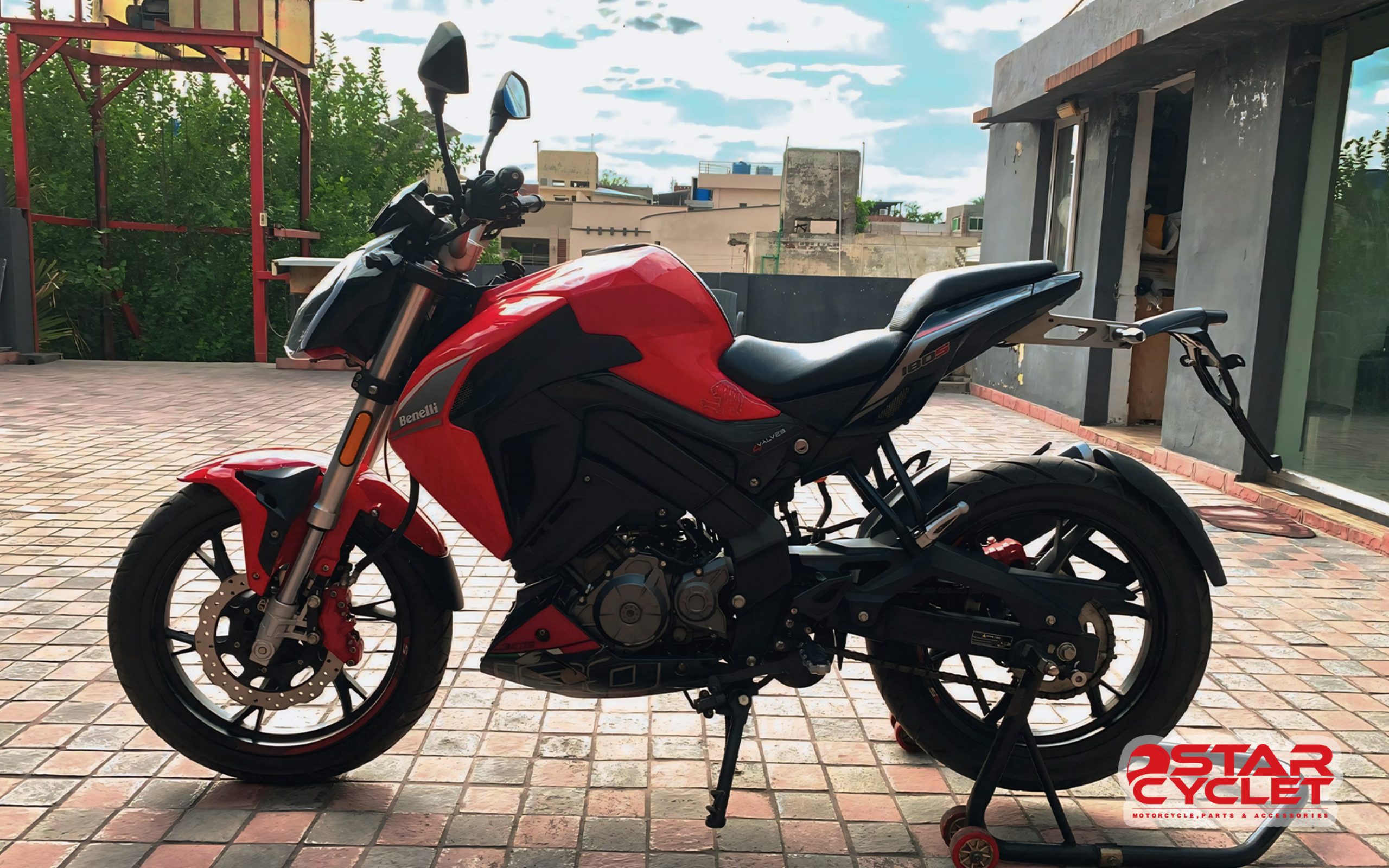 عکس درون بلاگی بنلی scaled